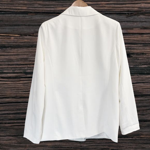 Andree White Textured Blazer Classic Silhouette - Picture 2 of 4